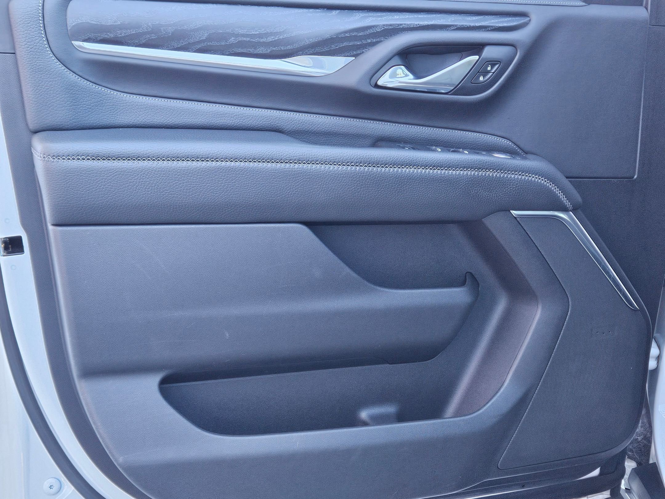 Used 2021 GMC Yukon Denali w/ Denali Premium Package image 17