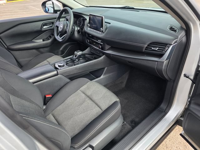 Used 2024 Nissan Rogue SV AWD/4WD image 9