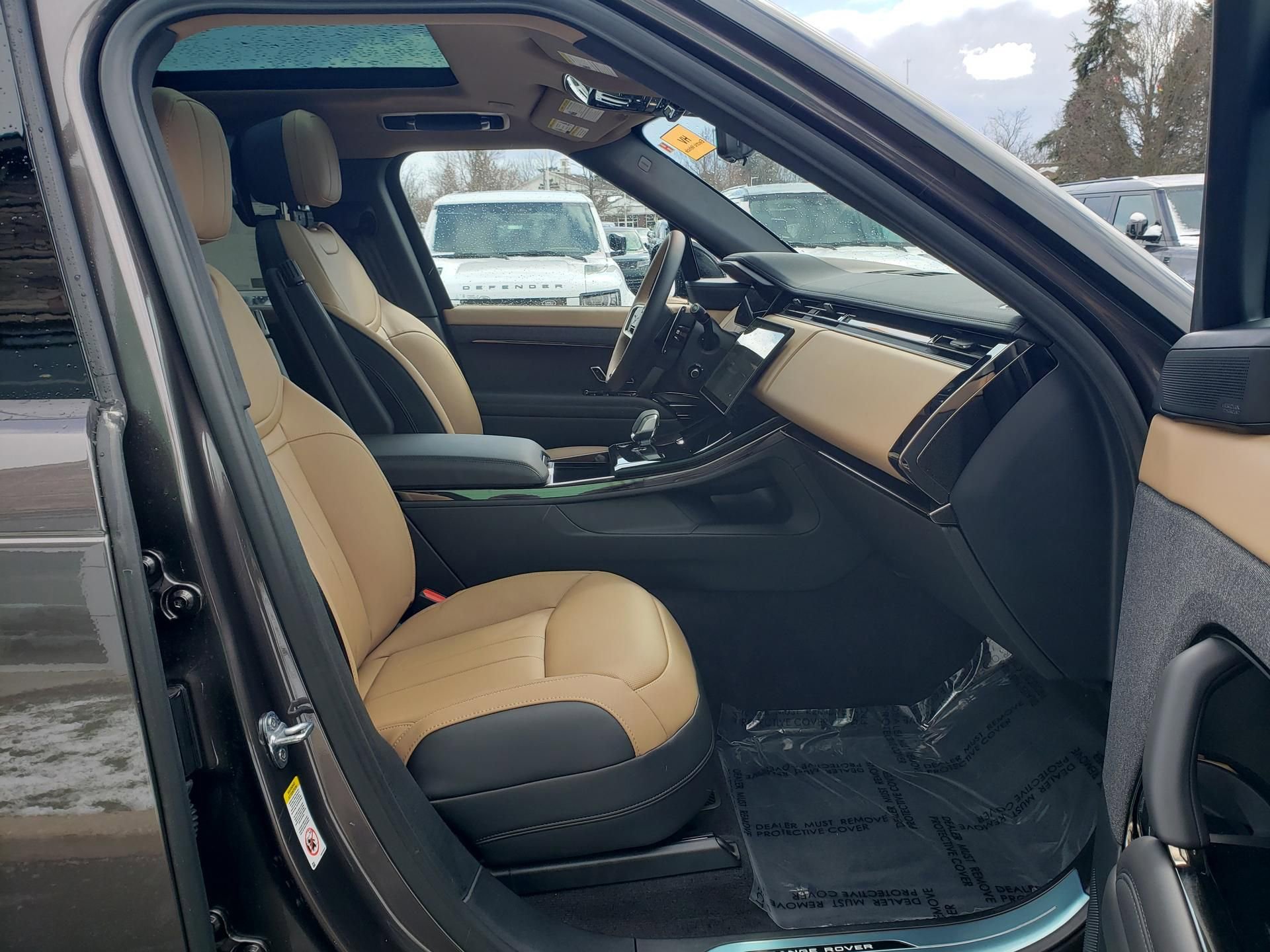 New 2026 Land Rover Range Rover Sport Dynamic SE image 17