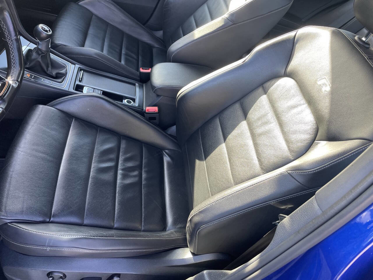 Used 2016 Volkswagen Golf 4-Door image 22