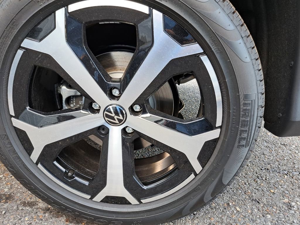 New 2026 Volkswagen Tiguan SE image 19