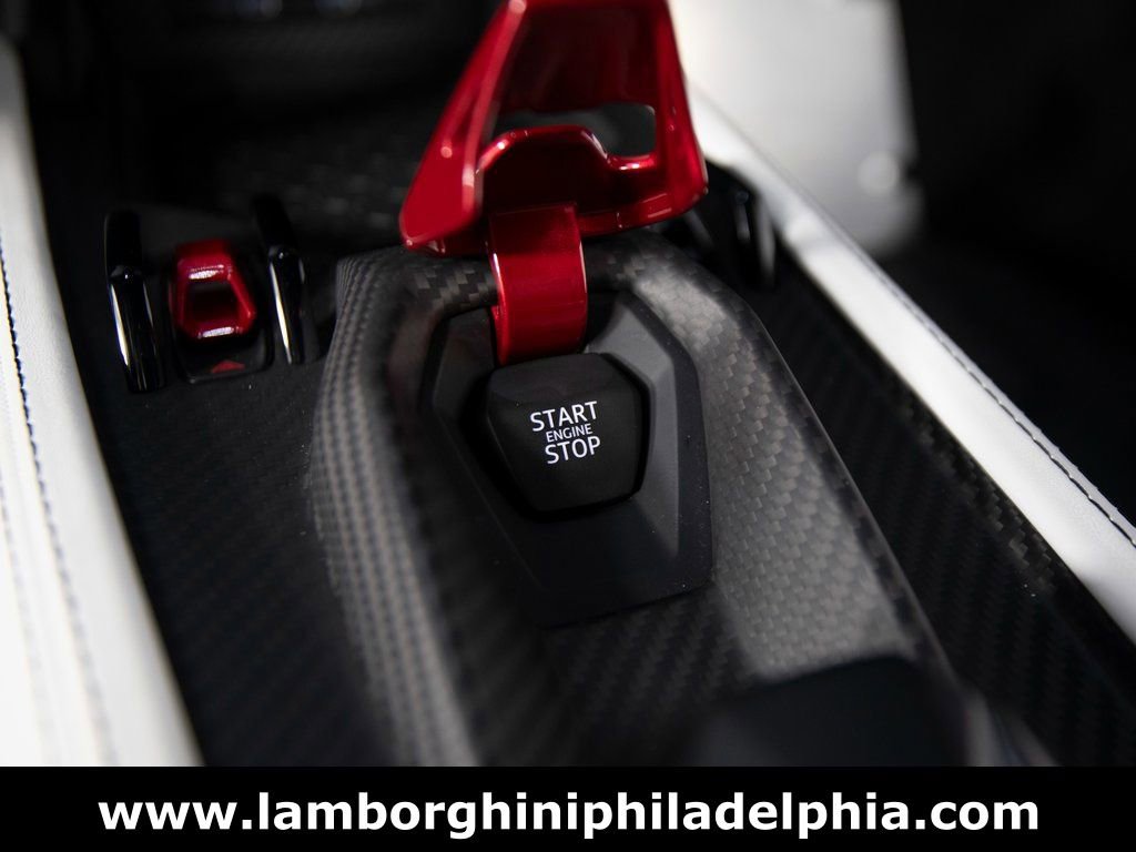 Used 2024 Lamborghini Revuelto image 25