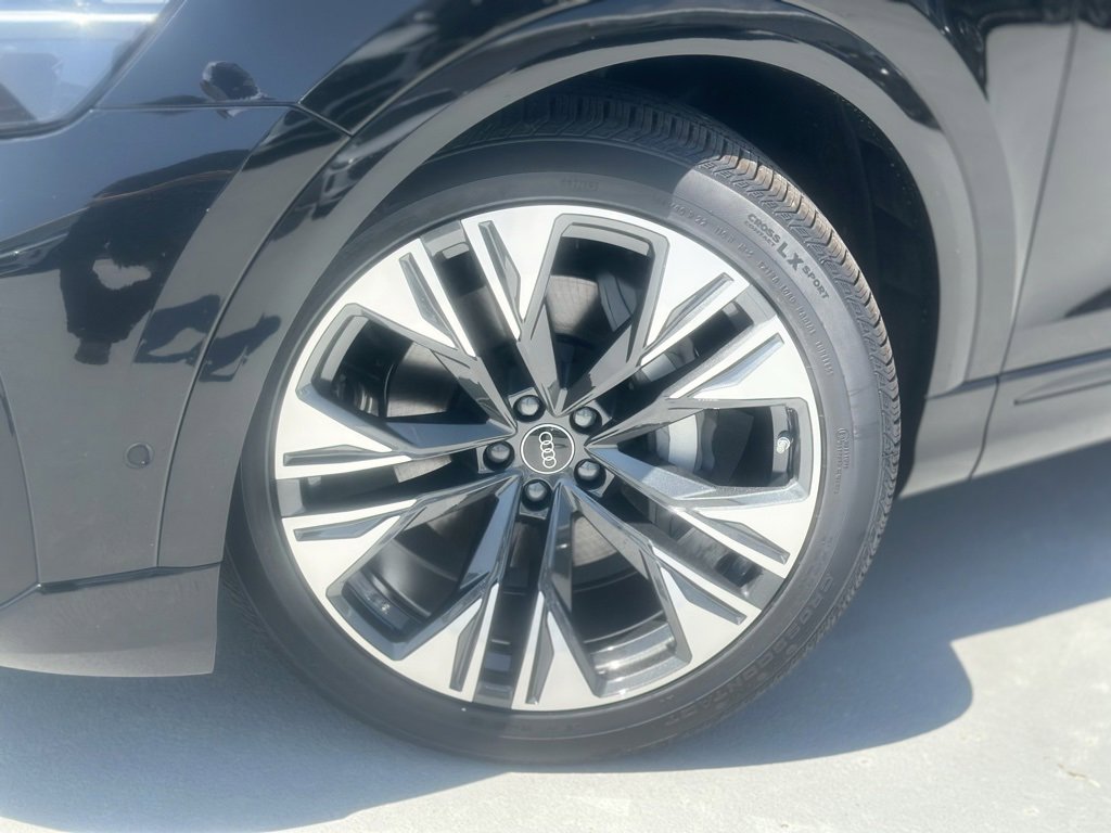 New 2025 Audi Q8 Premium Plus image 2