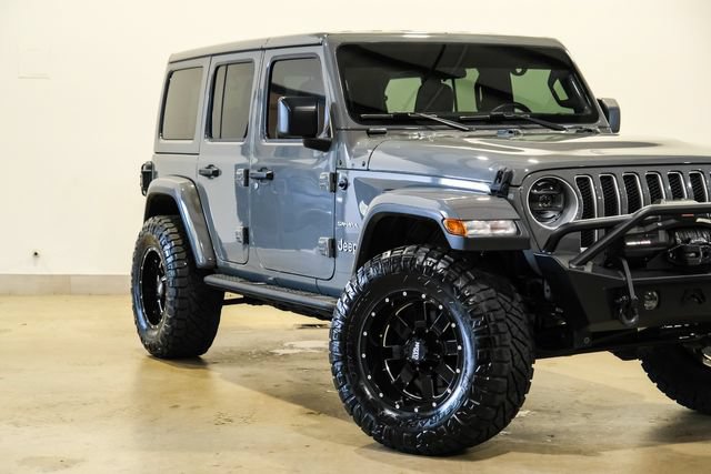 Used 2021 Jeep Wrangler Unlimited Sahara w/ Dual Top Group AWD/4WD image 27