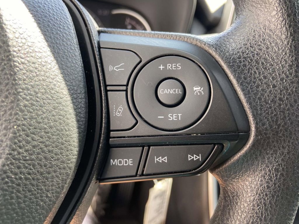 Used 2025 Toyota RAV4 LE FWD image 33