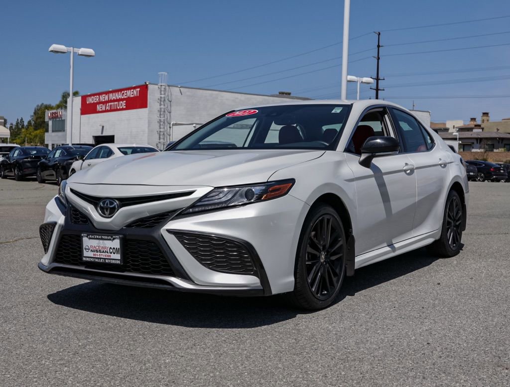 Used 2022 Toyota Camry XSE FWD image 8