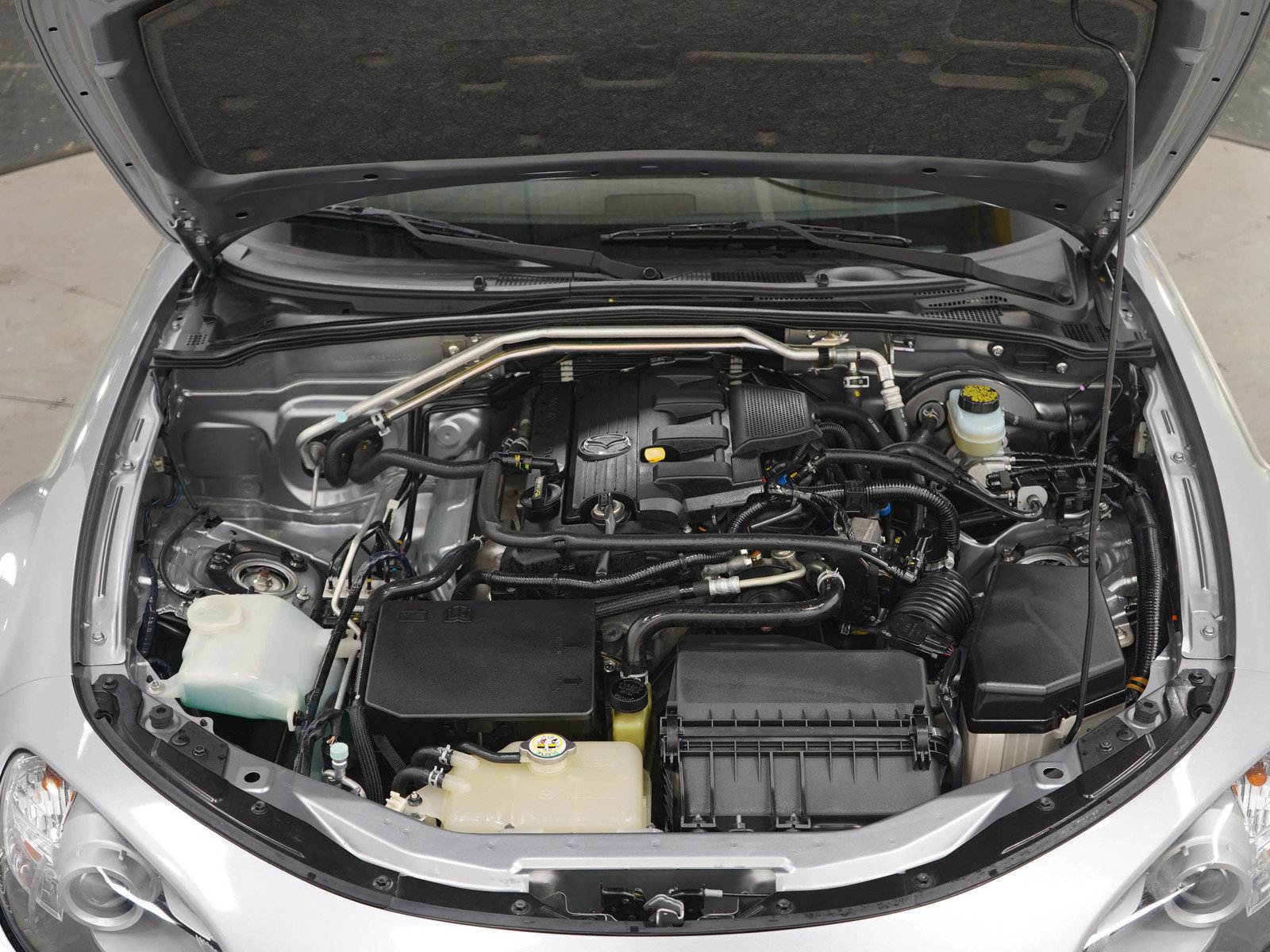 Used 2011 MAZDA MX-5 Miata Sport RWD image 23