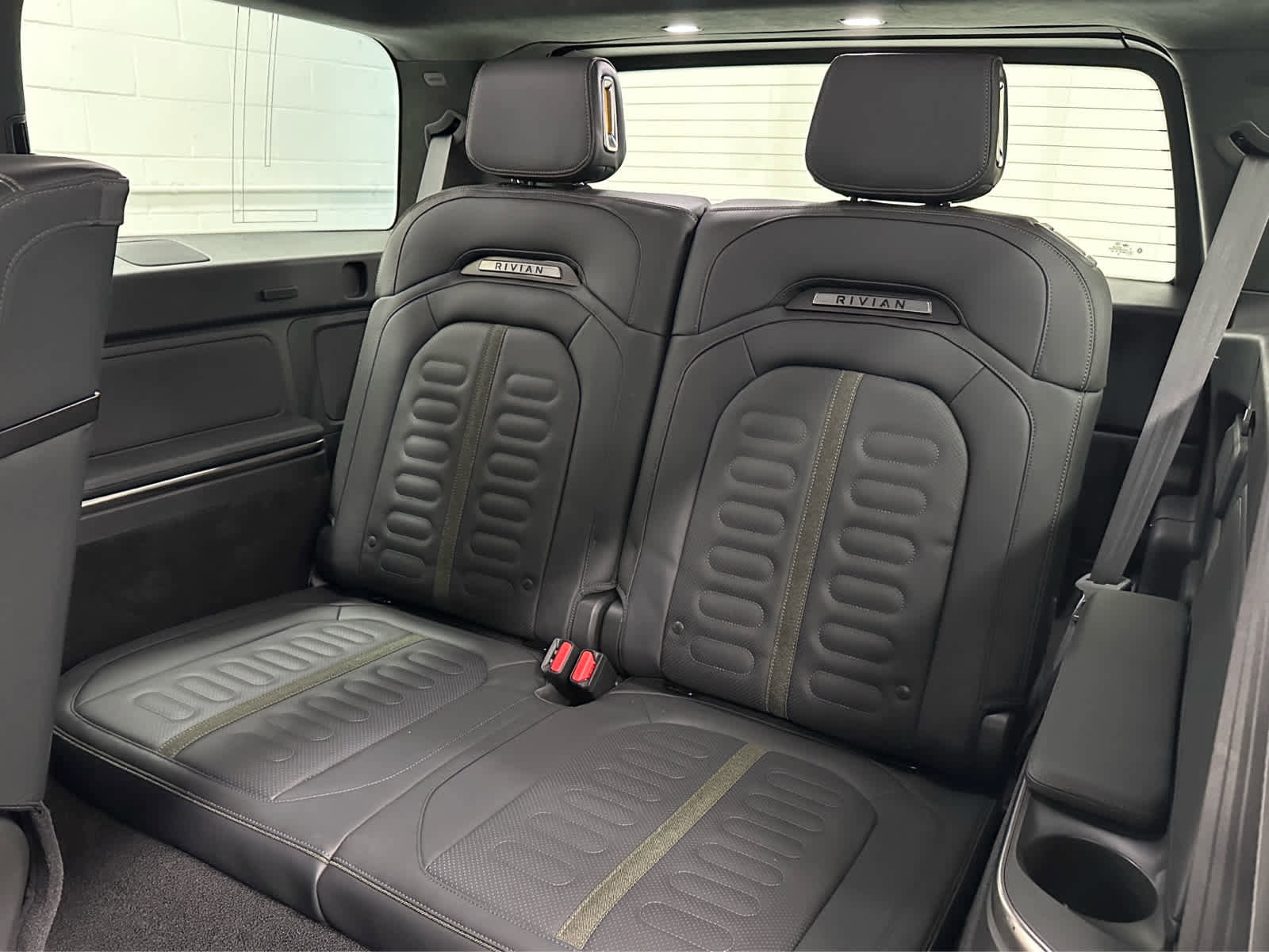 Used 2024 Rivian R1S Adventure image 17