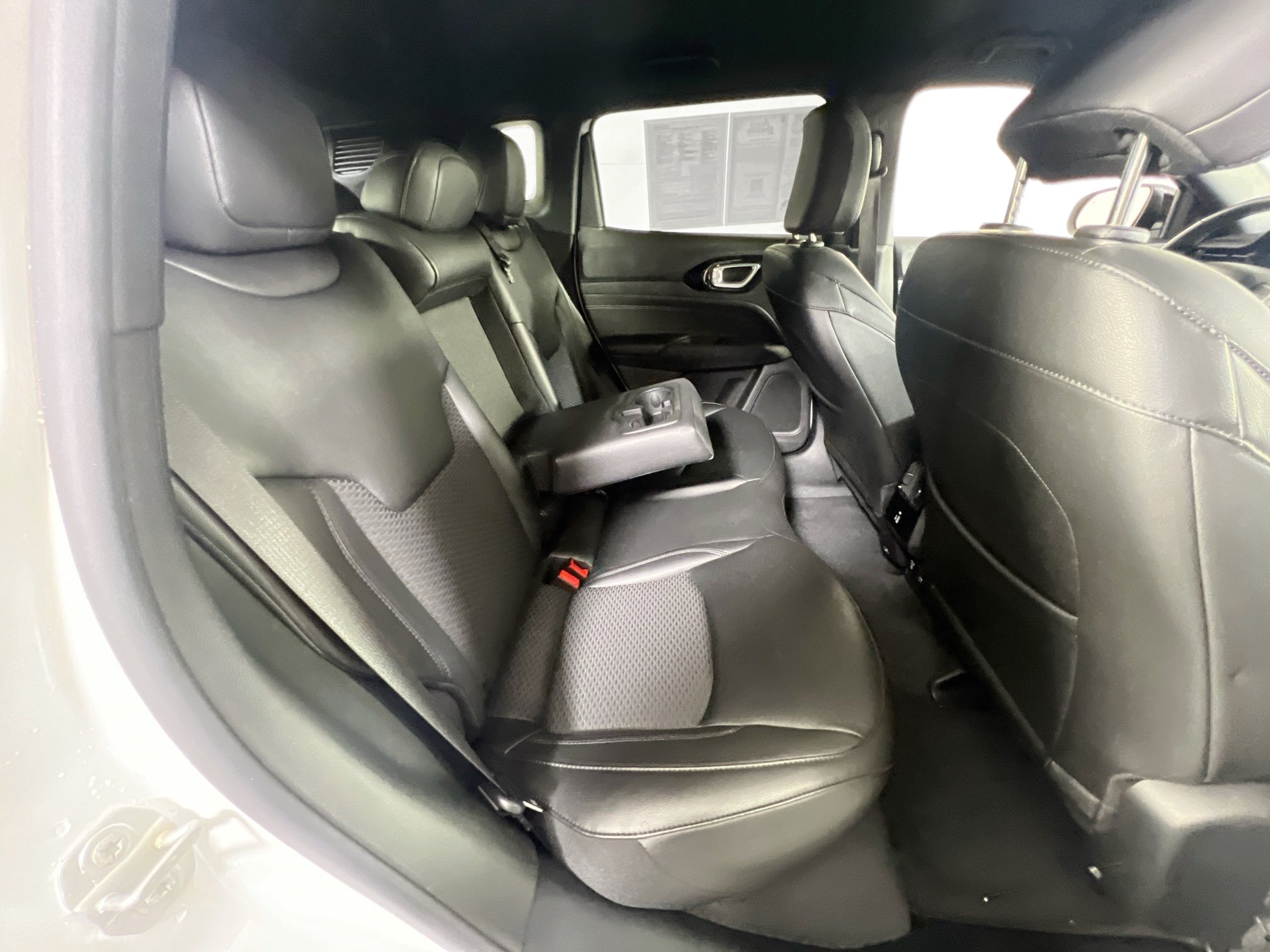 Used 2022 Jeep Compass Latitude w/ Convenience Group AWD/4WD image 25