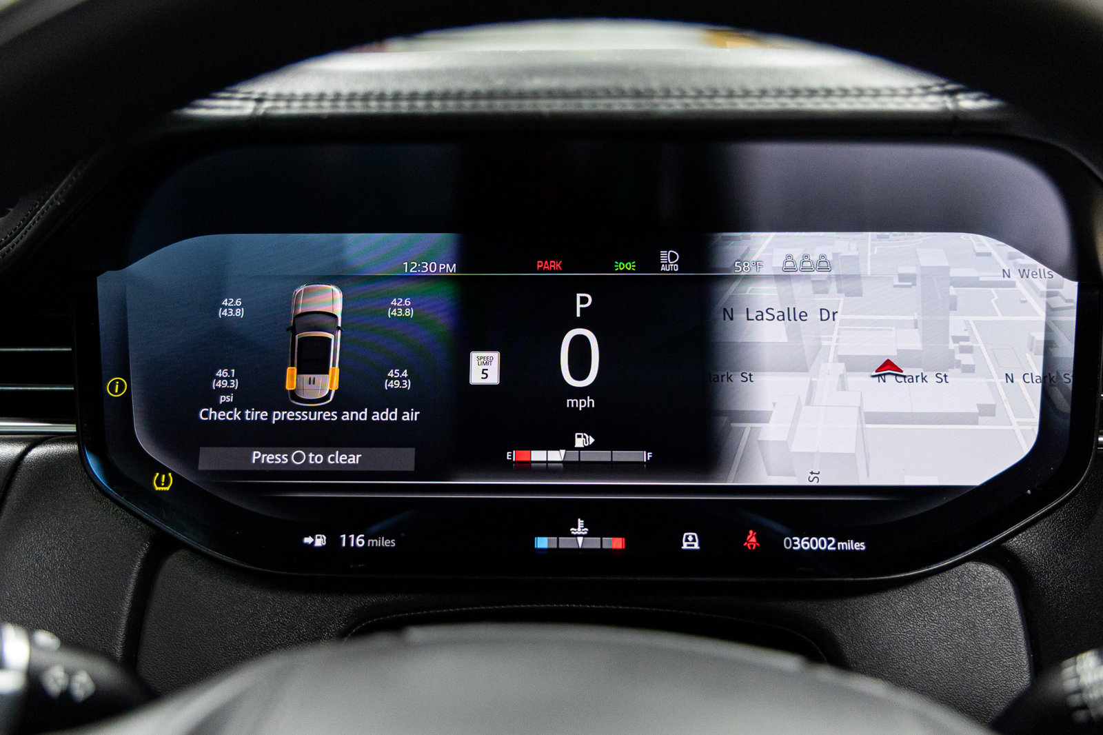 Used 2023 Land Rover Range Rover Autobiography image 24