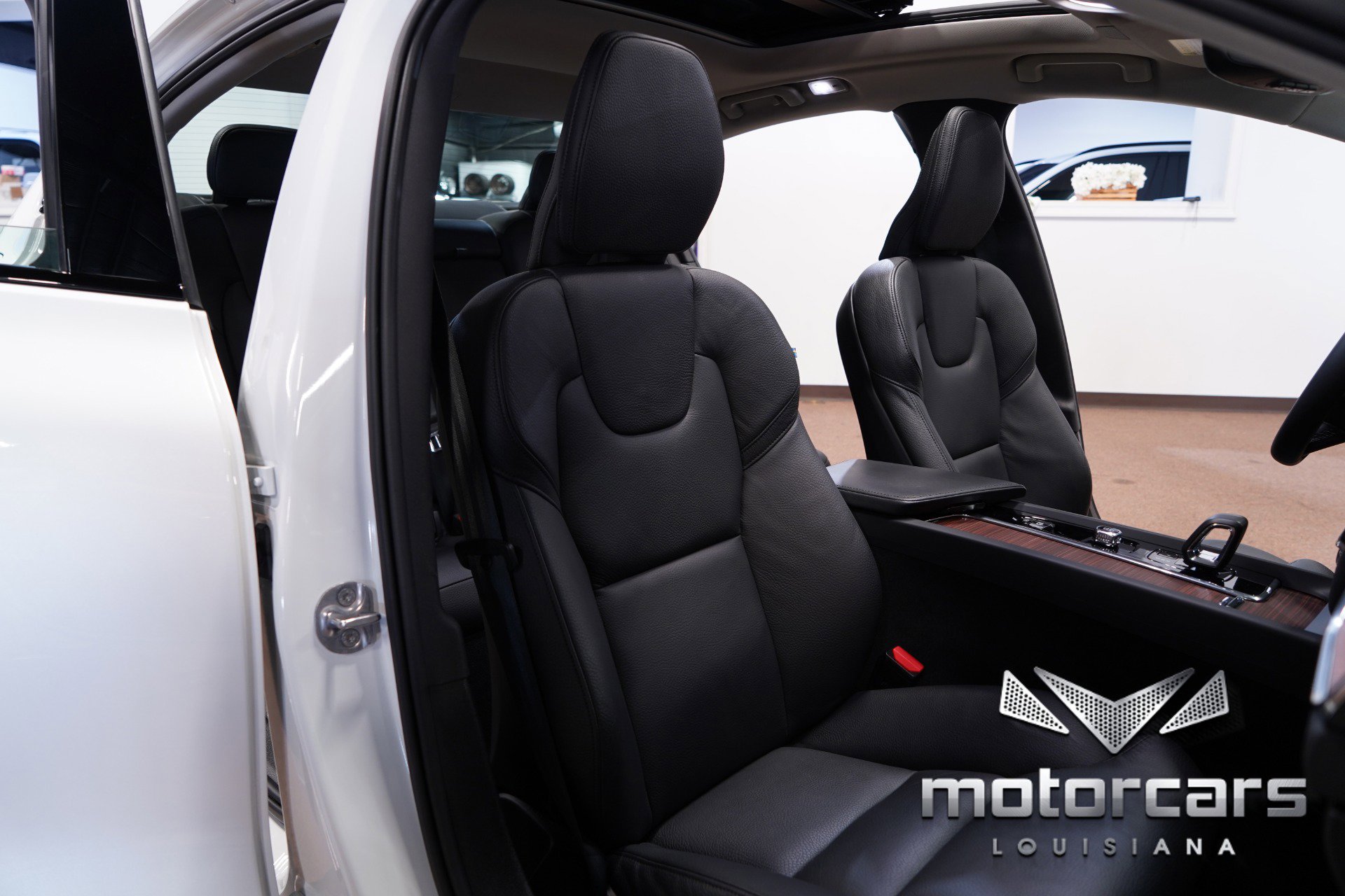 Used 2024 Volvo S60 B5 Ultimate image 31