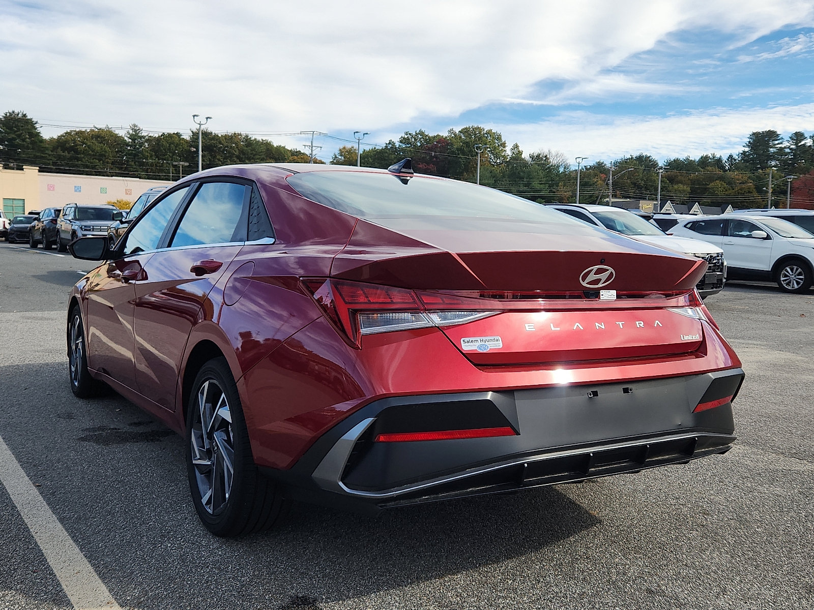 Certified 2025 Hyundai Elantra Limited FWD image 4