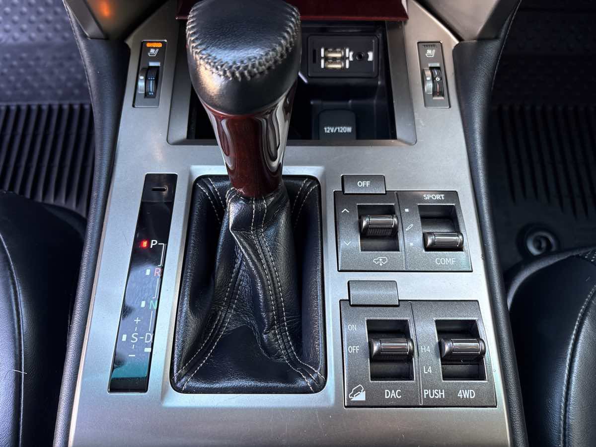 Used 2015 Lexus GX 460 Luxury w/ Preferred Accessory Package AWD/4WD image 28