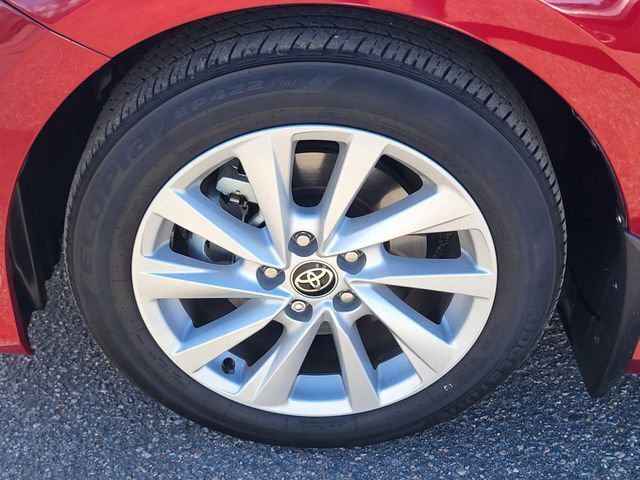 Used 2022 Toyota Camry LE image 9
