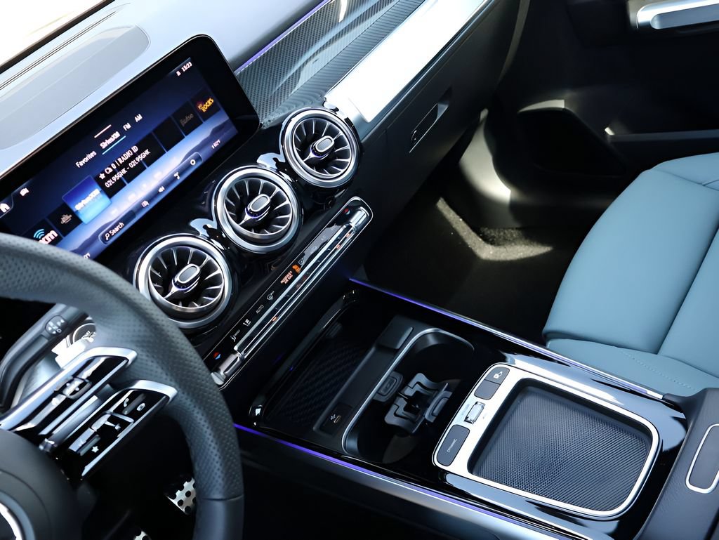 New 2026 Mercedes-Benz GLB 250 4MATIC image 21