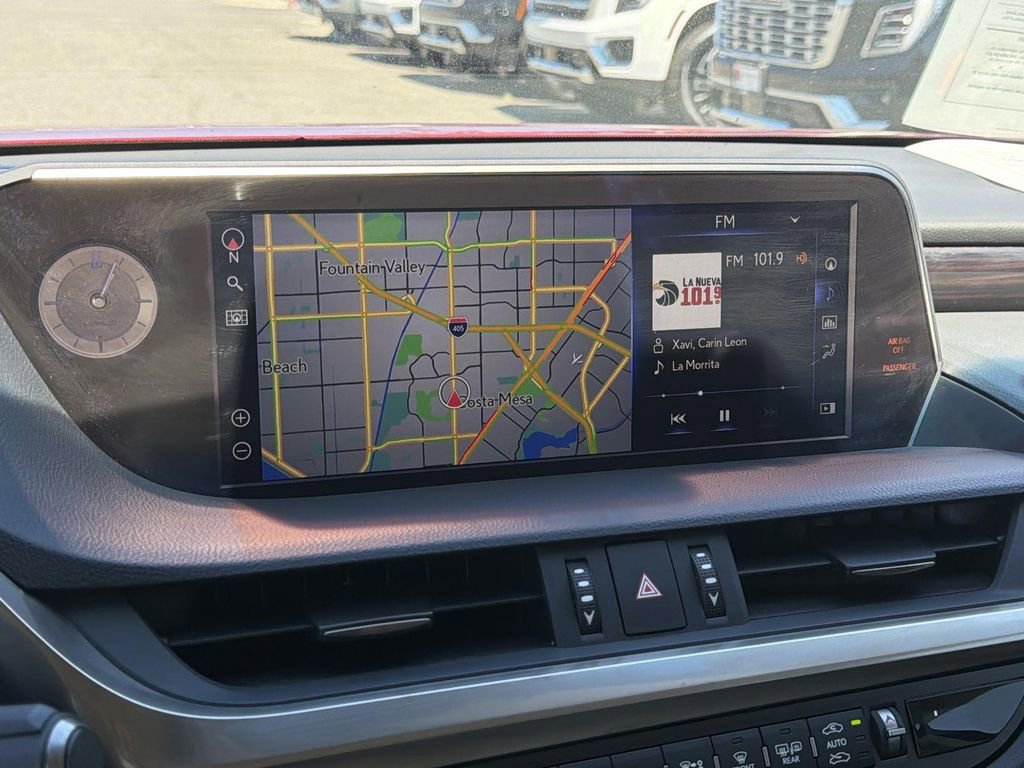 Used 2021 Lexus ES 300h Ultra Luxury w/ Accessory Package 2 image 11