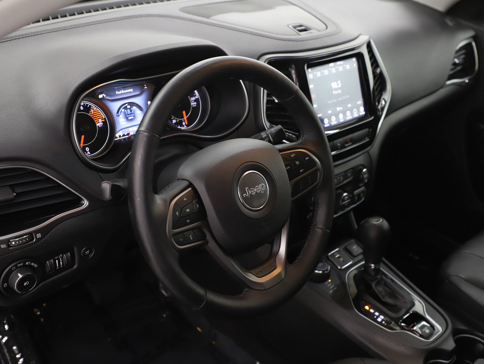 Used 2019 Jeep Cherokee Limited image 21