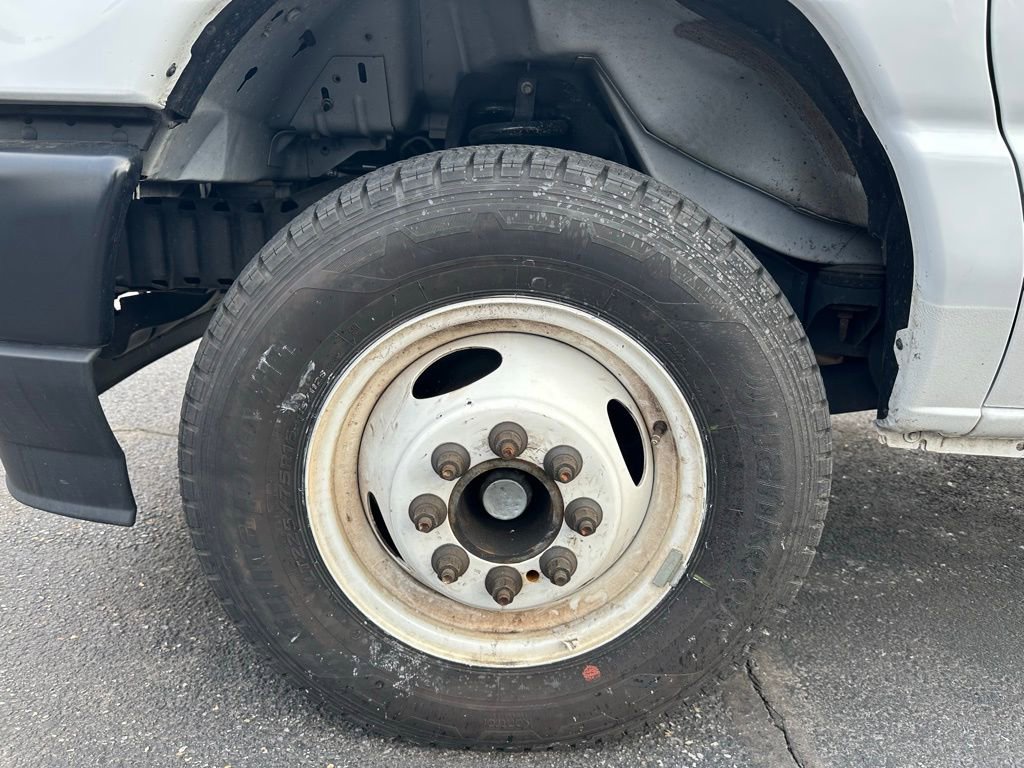 Used 2024 Ford E-350 and Econoline 350 Super Duty image 44