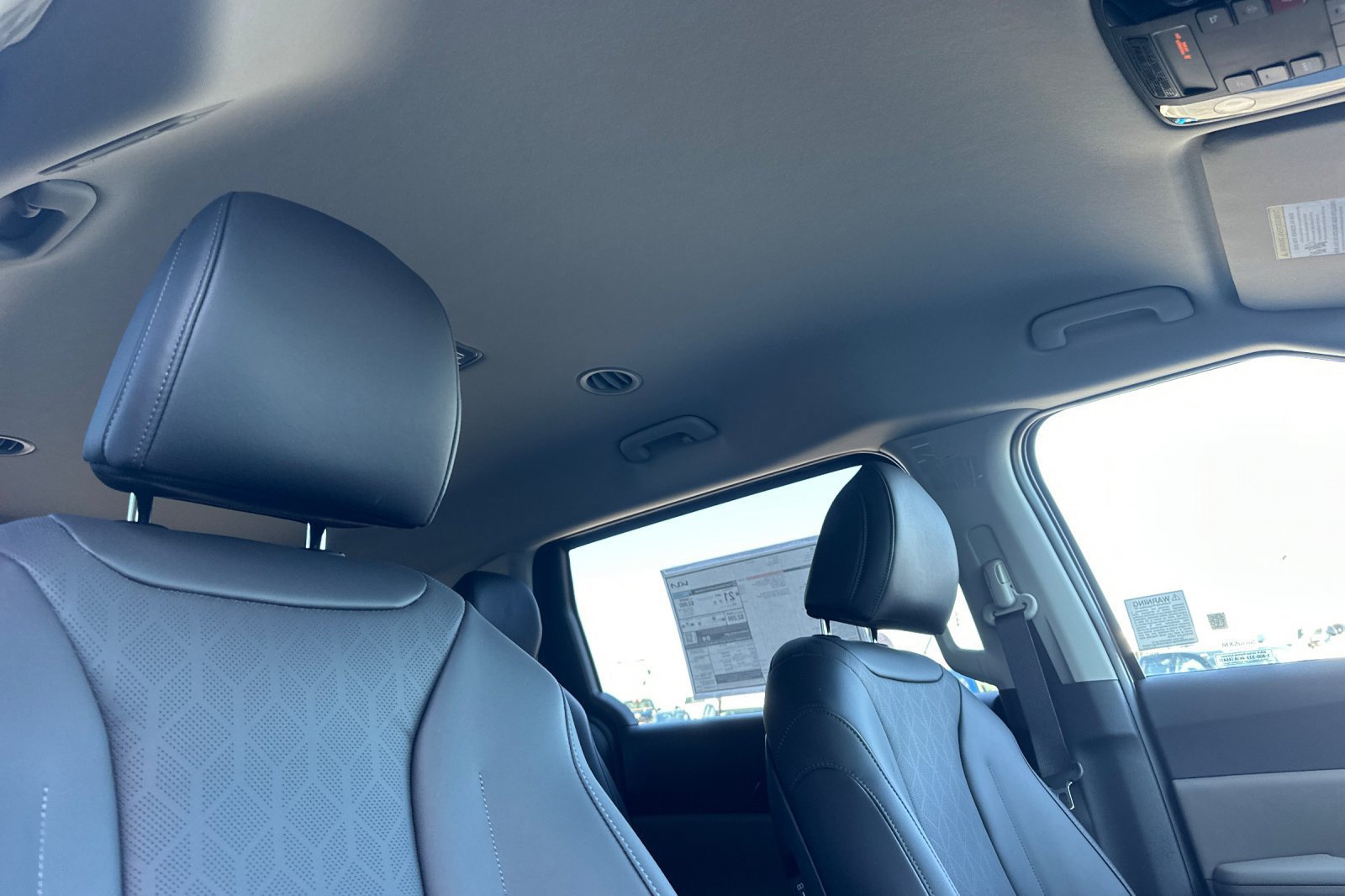 New 2027 Kia Carnival FWD image 17