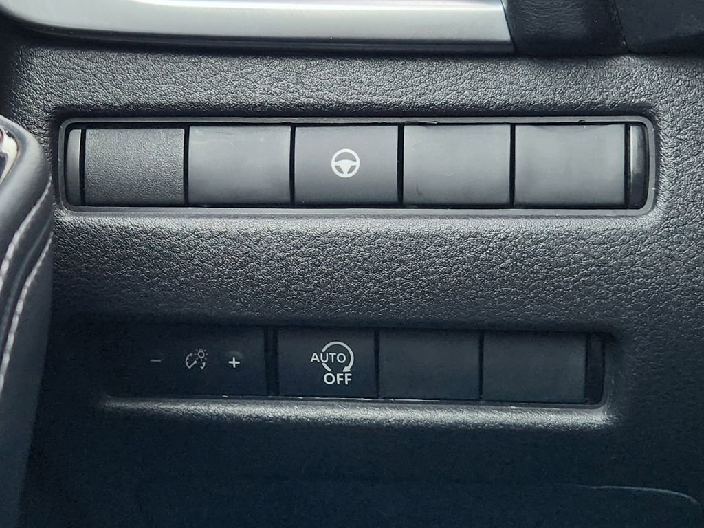 Used 2023 Nissan Rogue SV image 22