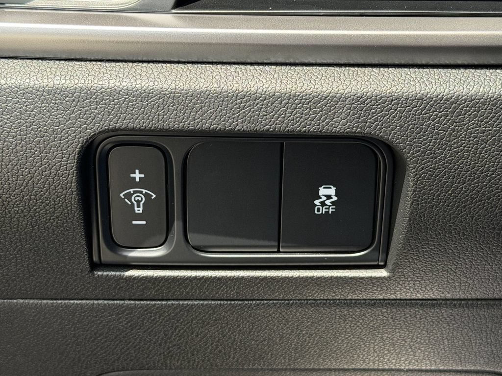 New 2026 Kia Sorento LX FWD image 17