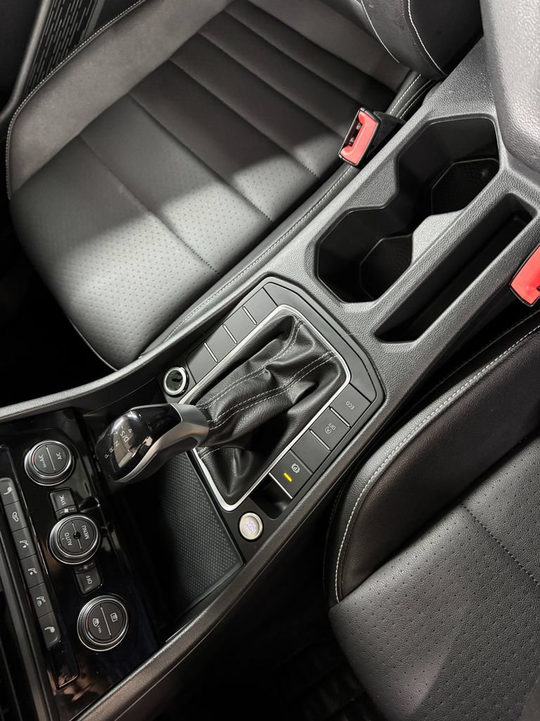 Used 2024 Volkswagen Jetta SE FWD image 23