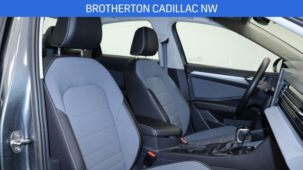 Used 2025 Volkswagen Jetta SE image 24