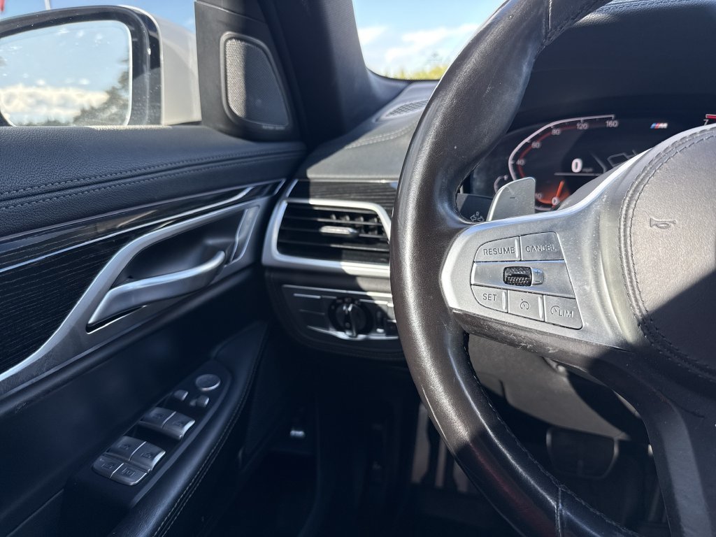 Used 2022 BMW 750i xDrive w/ M Sport Package AWD/4WD image 17