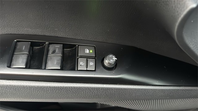 Used 2025 Toyota Camry LE image 13