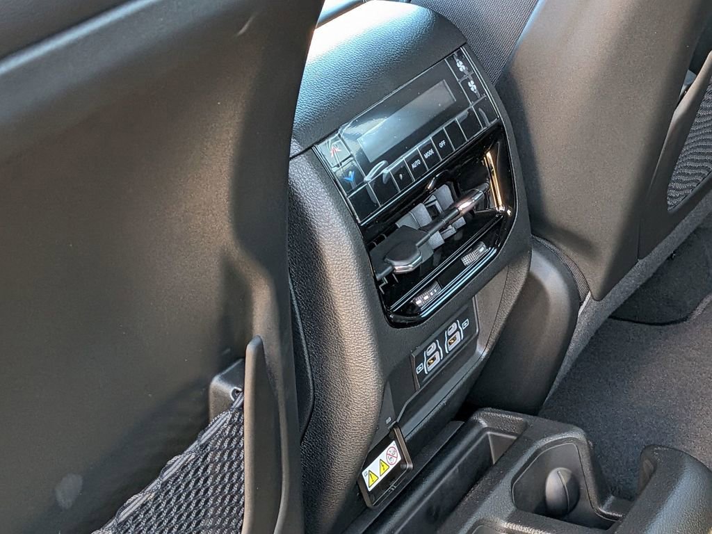 New 2025 Jeep Grand Cherokee L Altitude image 31