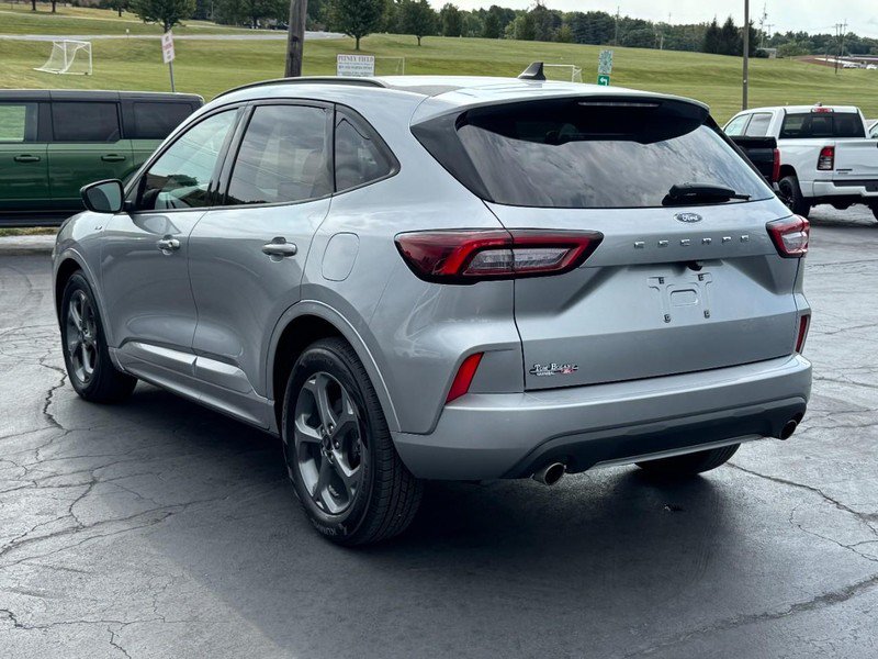 Used 2023 Ford Escape ST-Line FWD image 6