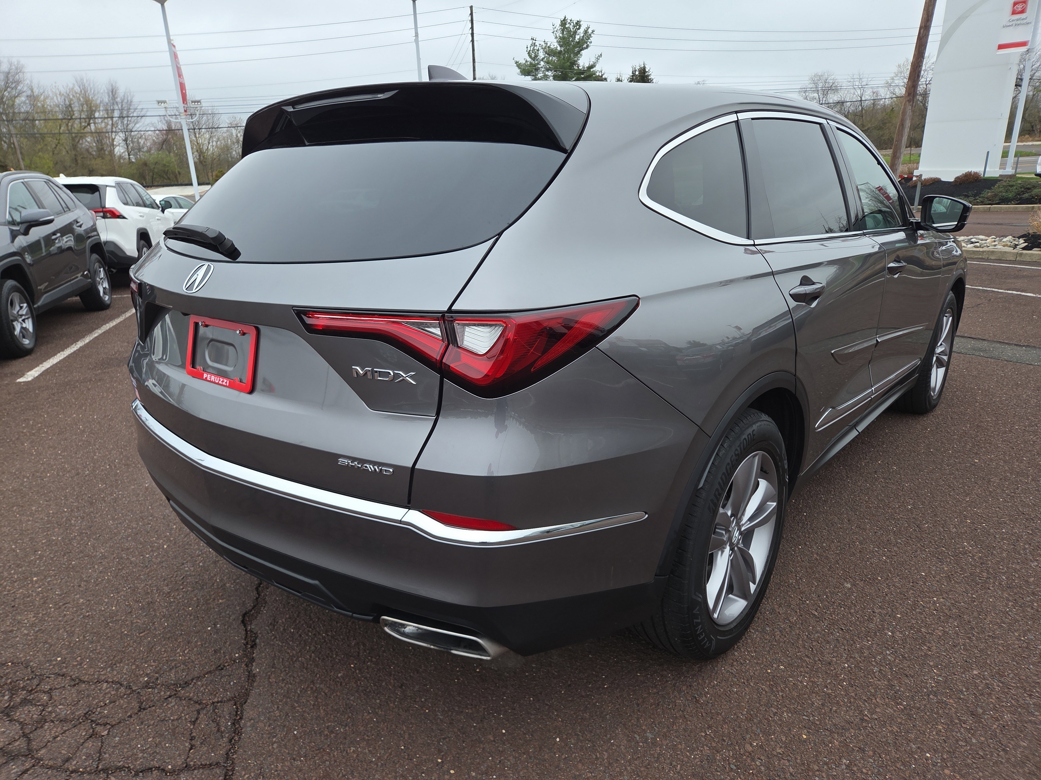 Used 2024 Acura MDX SH-AWD image 3