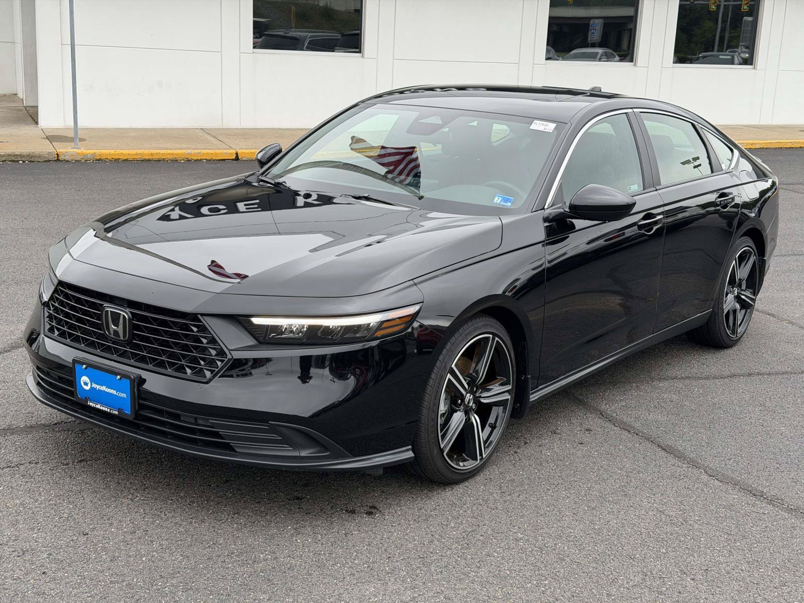 Certified 2025 Honda Accord Sport image 4