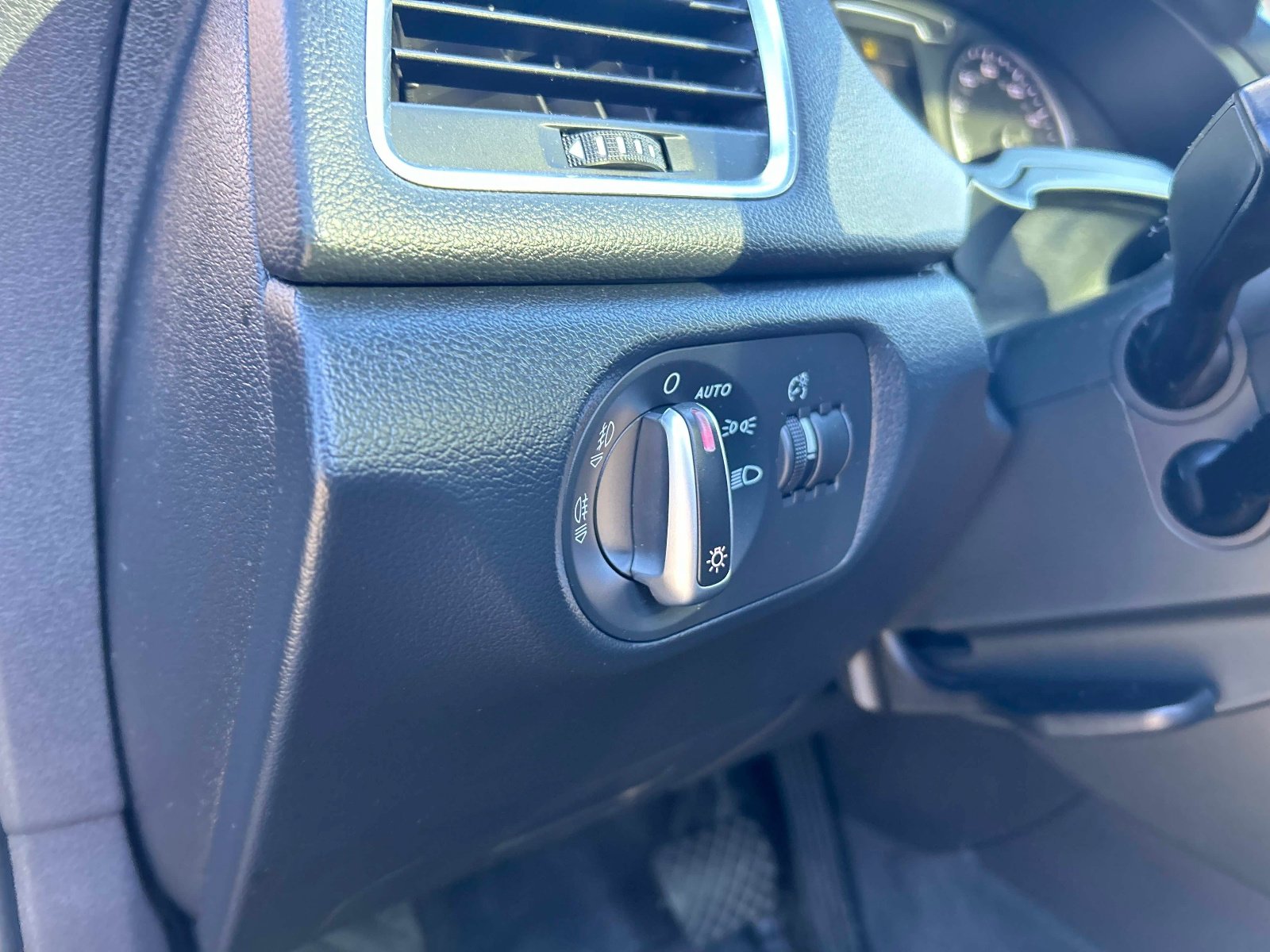 Used 2015 Audi Q3 2.0T Prestige image 21