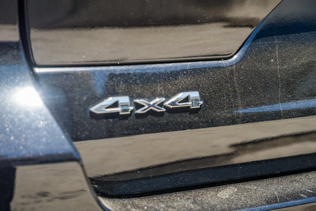 Used 2023 Jeep Grand Cherokee Limited AWD/4WD image 9