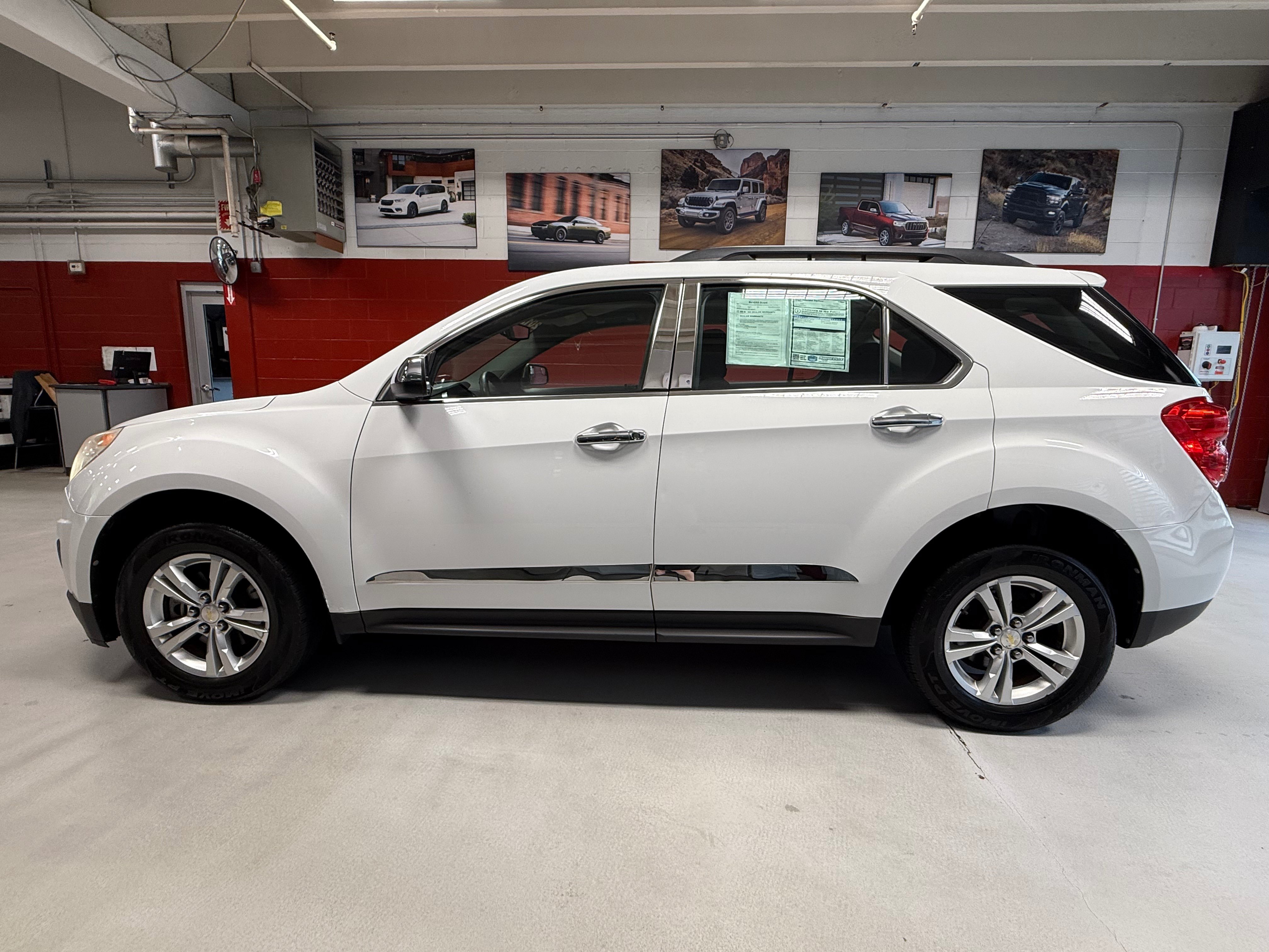 Used 2012 Chevrolet Equinox LS FWD image 2