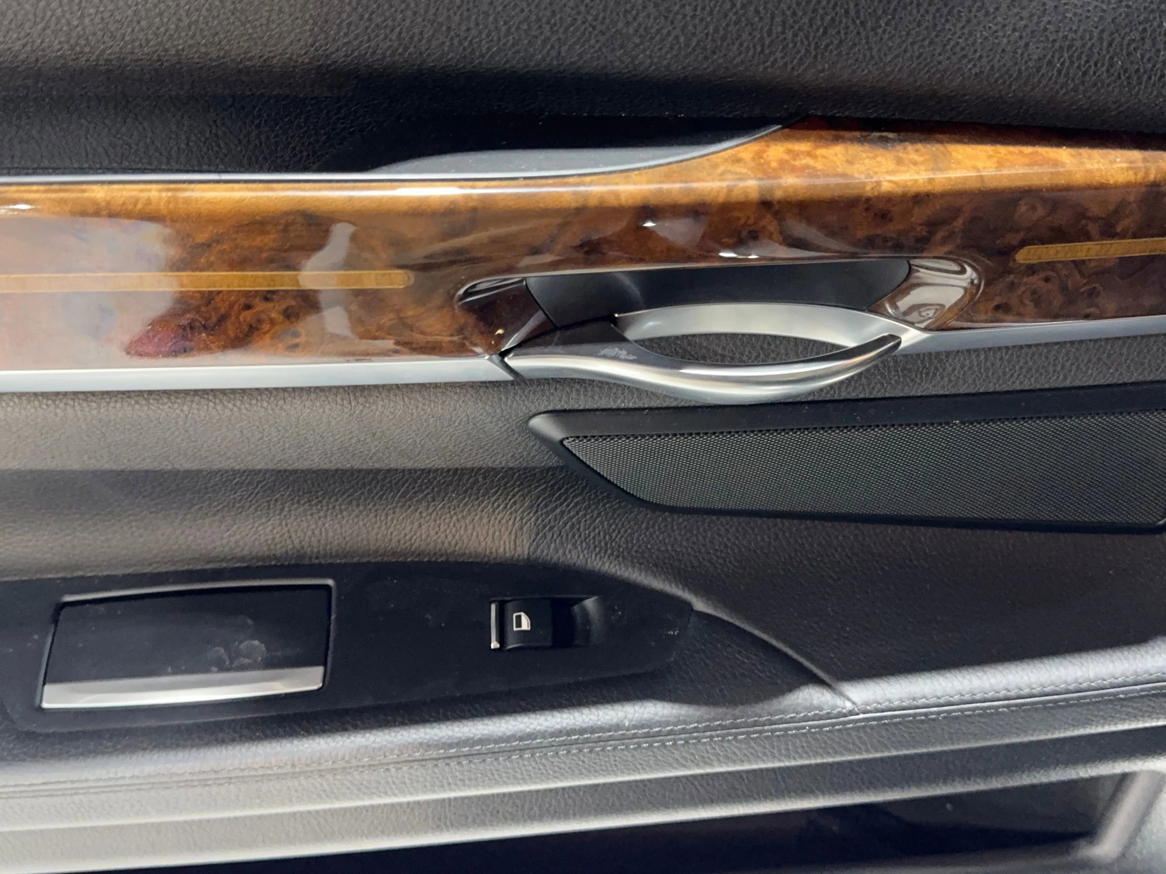 Used 2013 BMW 740Li image 23