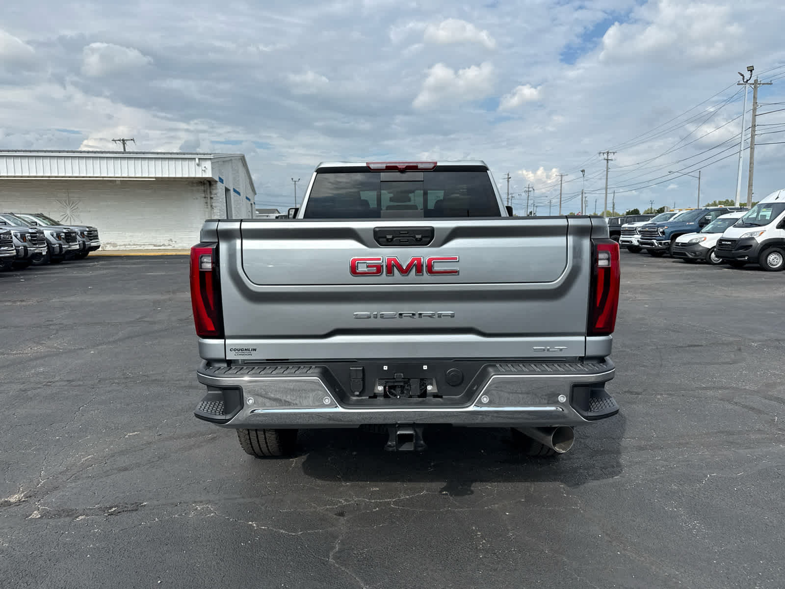 New 2026 GMC Sierra 3500 SLT w/ SLT Premium Package AWD/4WD image 4