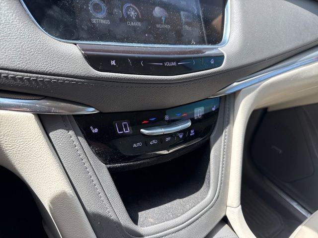 Used 2019 Cadillac XT5 Luxury AWD/4WD image 16