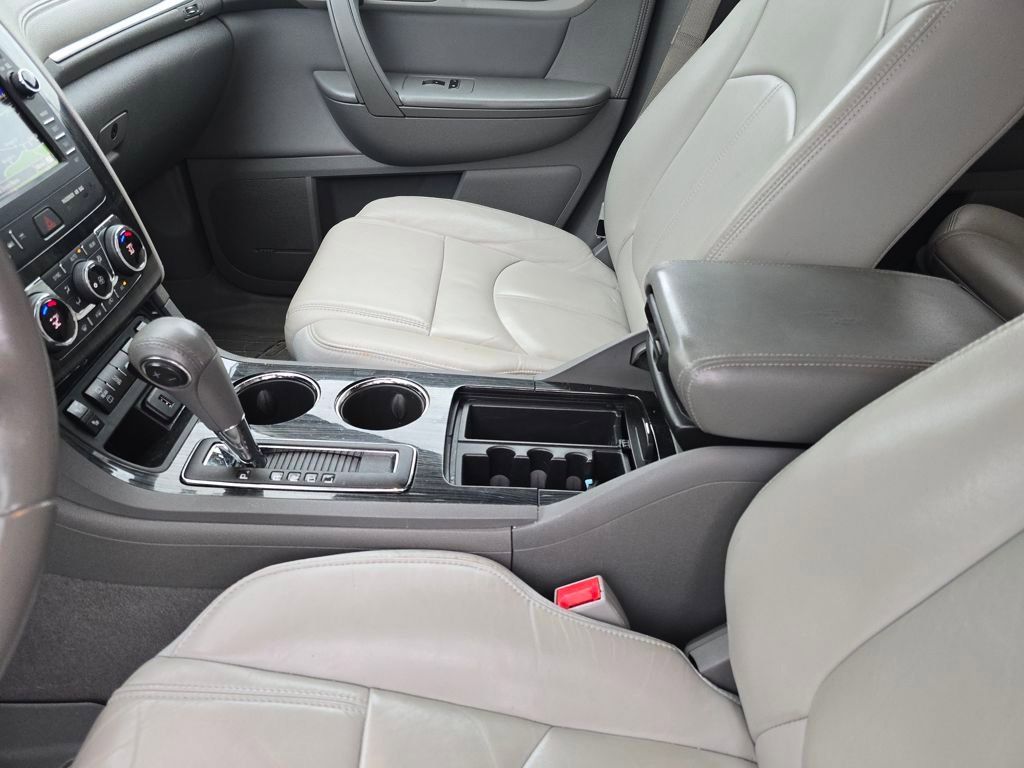 Used 2017 Chevrolet Traverse LT image 29