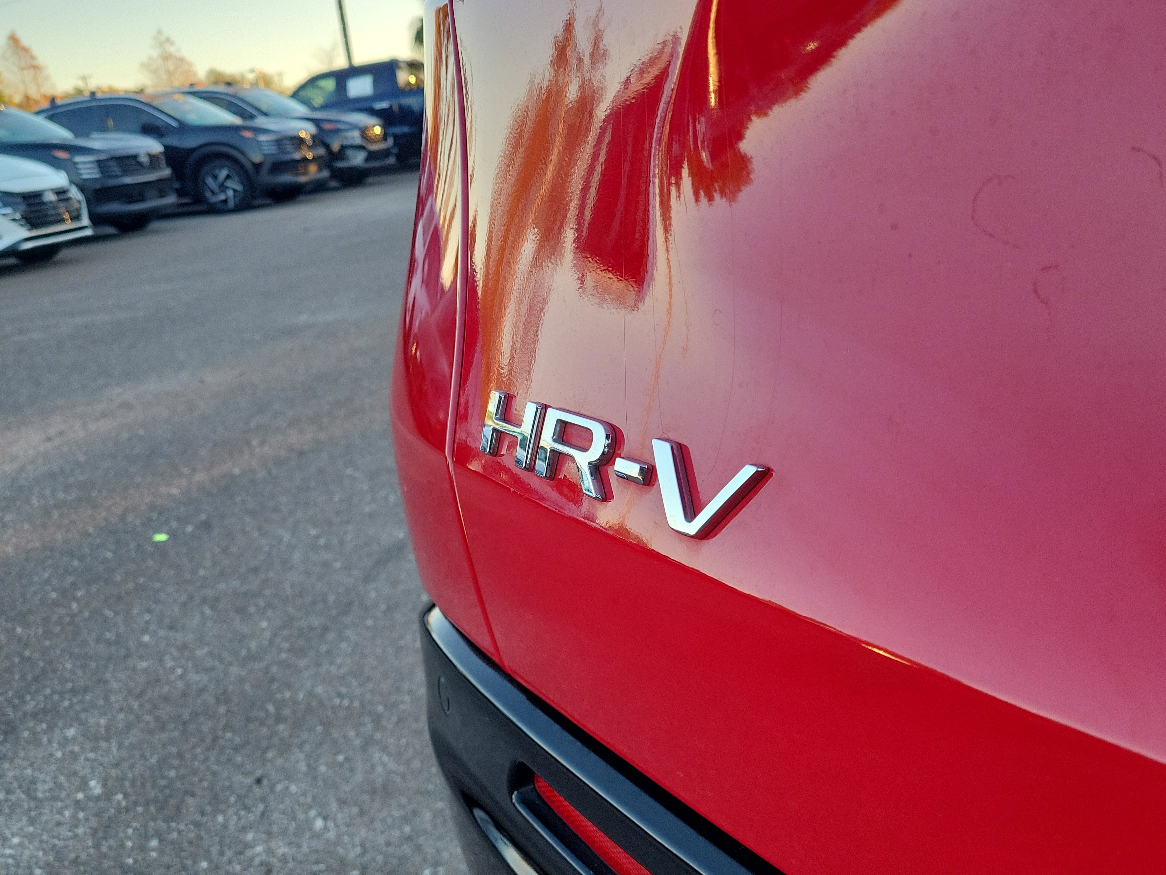 Used 2023 Honda HR-V EX-L image 6