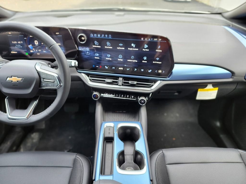 New 2026 Chevrolet Equinox EV LT AWD/4WD image 12