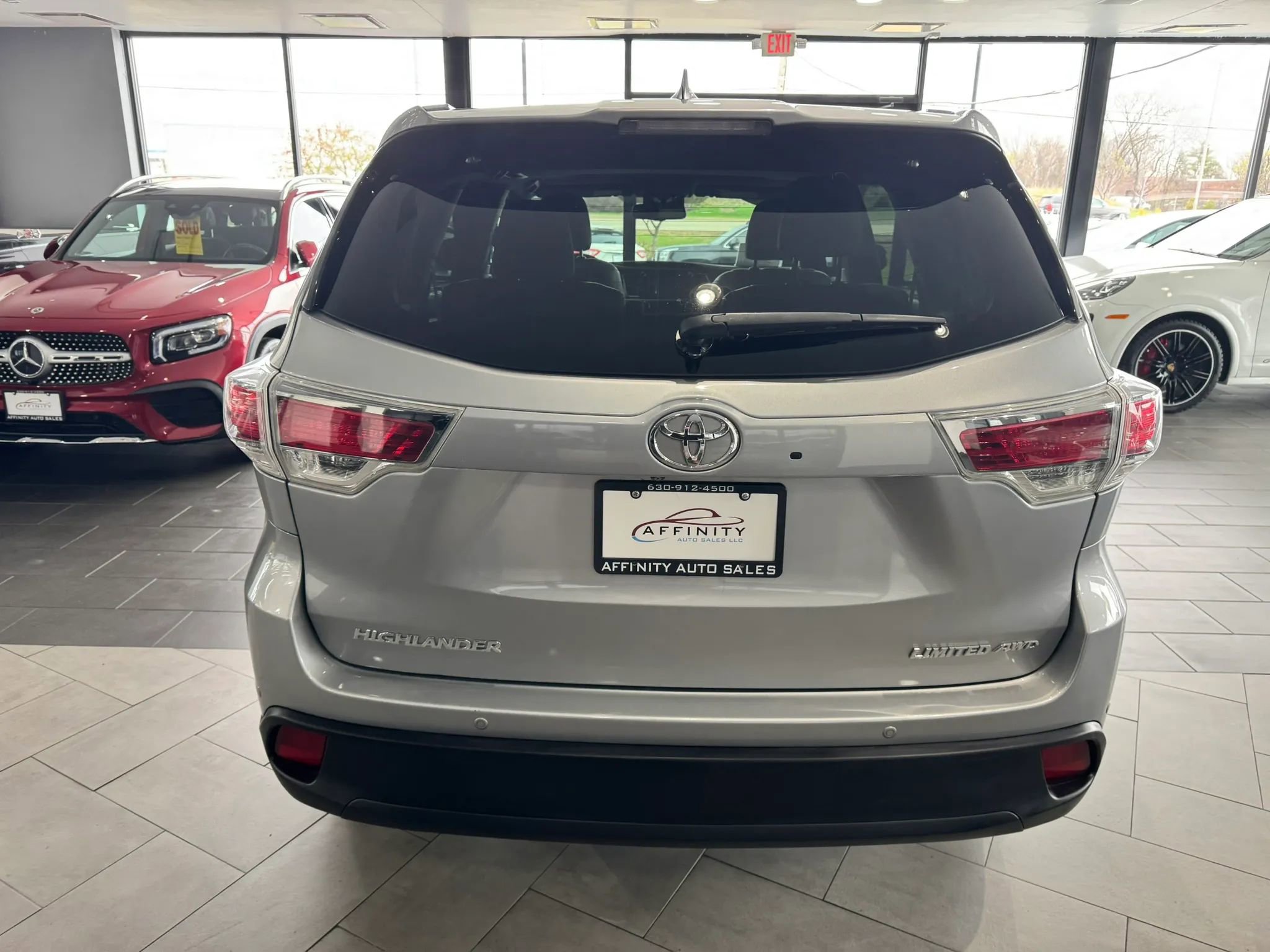 Used 2016 Toyota Highlander Limited AWD/4WD image 4