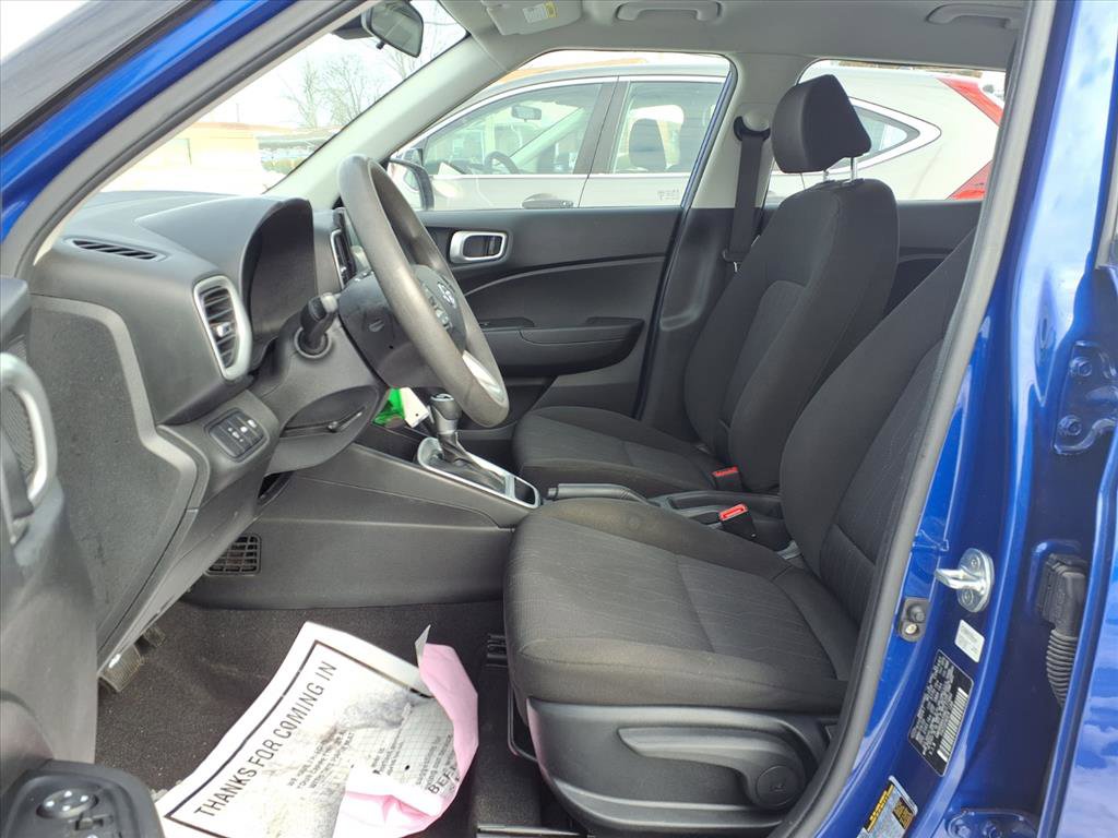 Used 2022 Hyundai Venue SE image 18