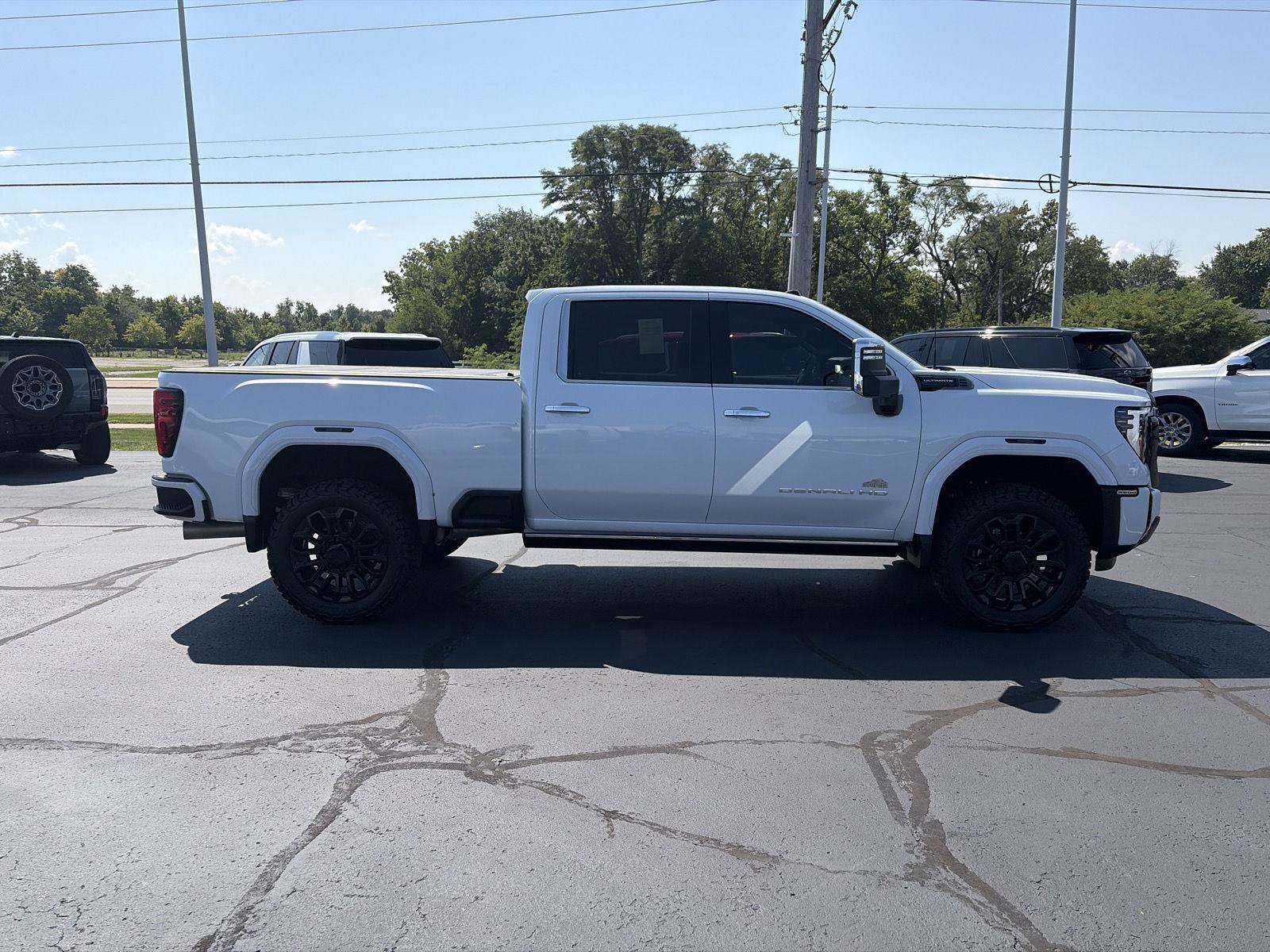 Used 2026 GMC Sierra 2500 Denali Ultimate AWD/4WD image 2