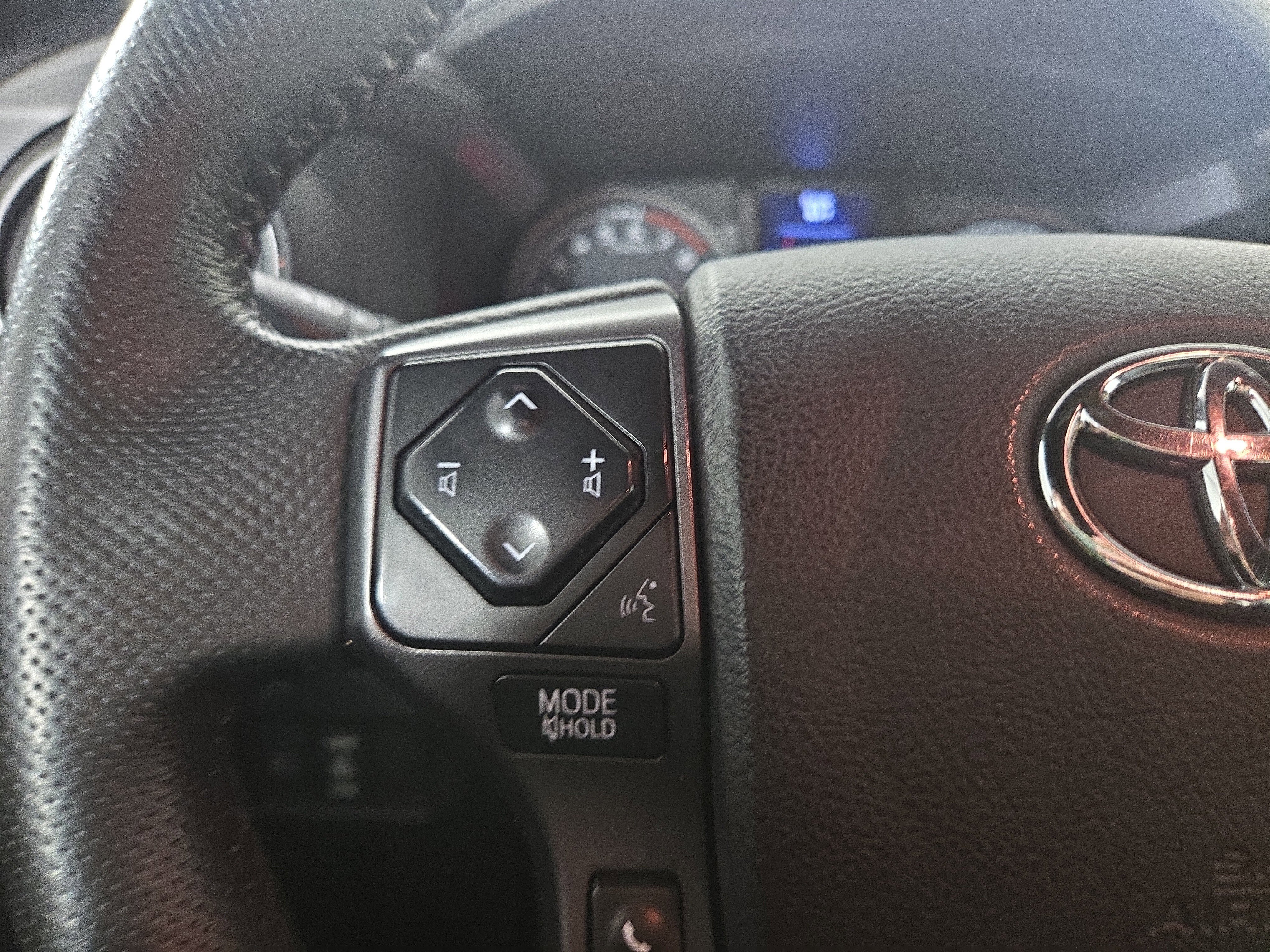 Used 2021 Toyota Tacoma TRD Sport w/ Technology Package image 14