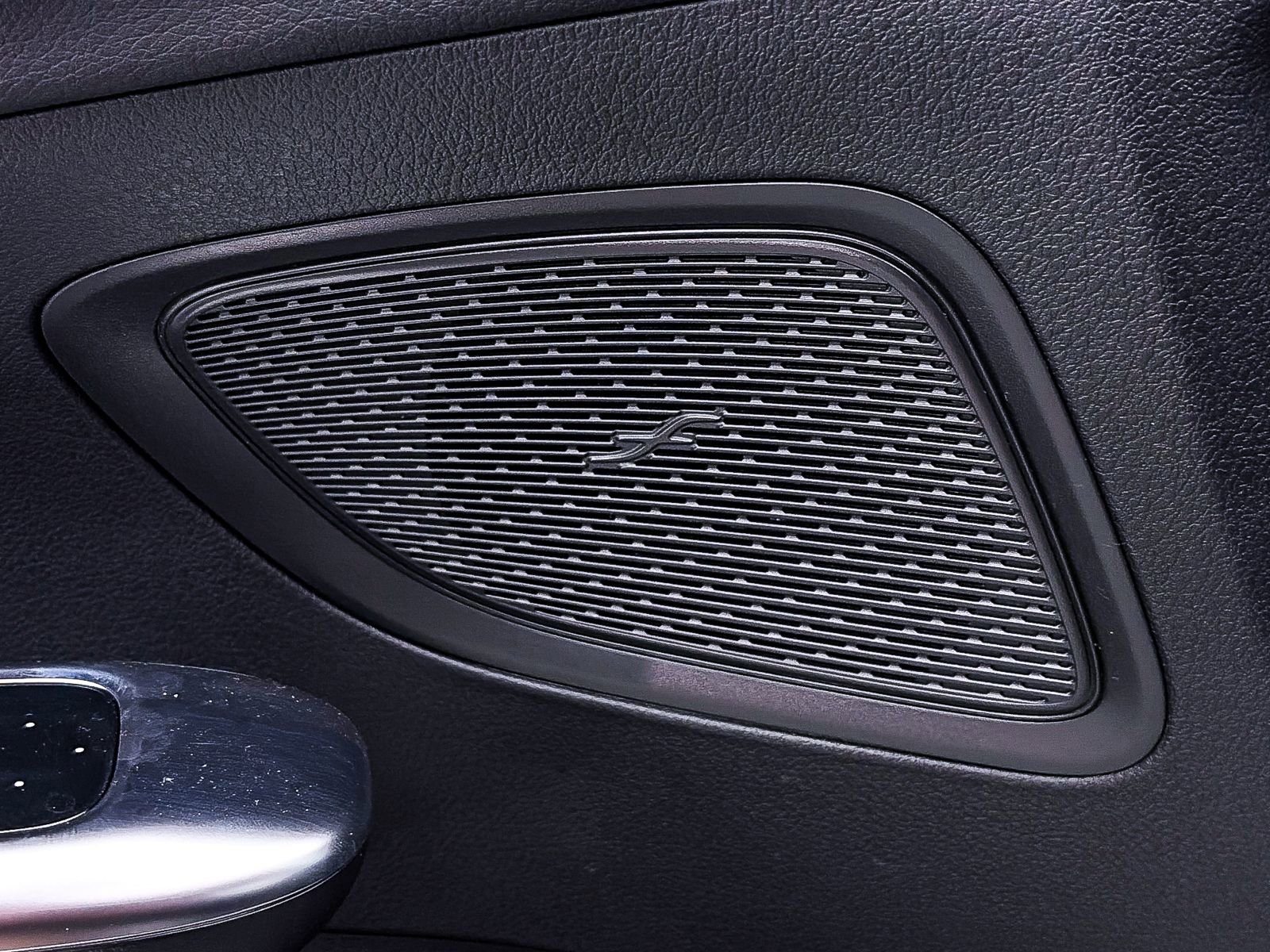 Used 2022 Mercedes-Benz C 300 Sedan image 5