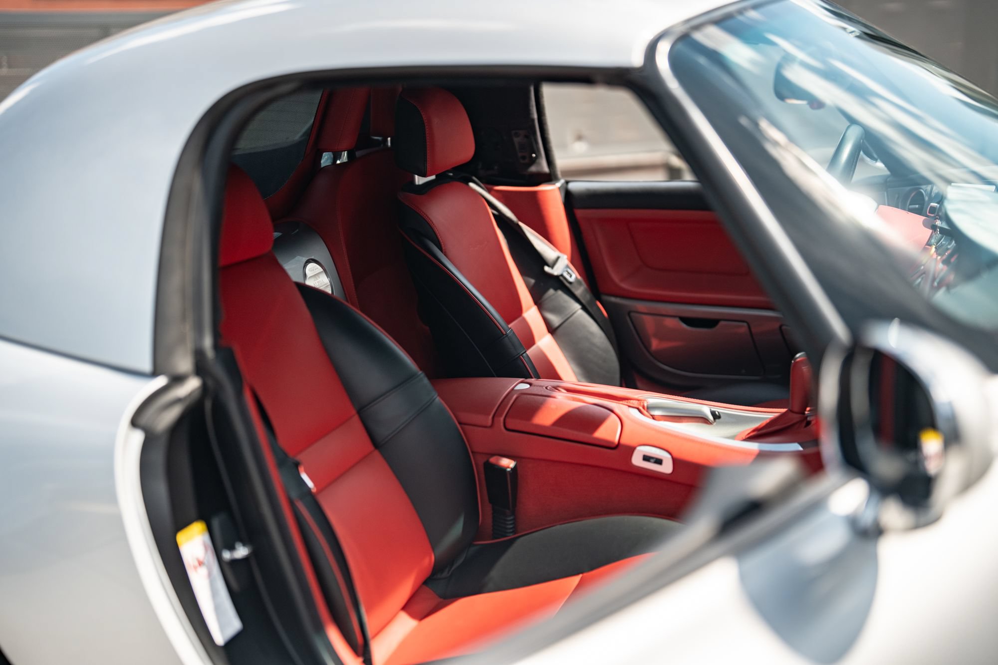 Used 2003 BMW Z8 RWD image 23