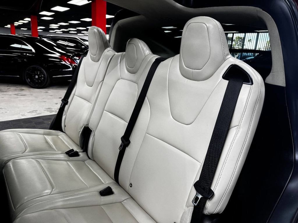Used 2017 Tesla Model X 75D image 43