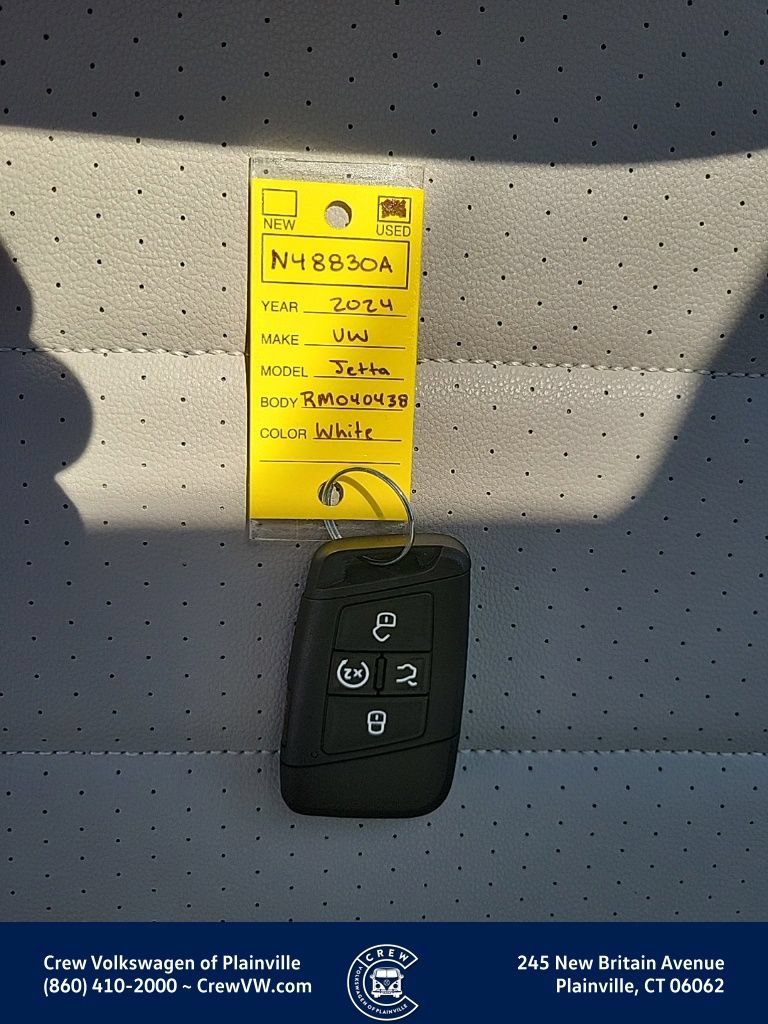 Certified 2024 Volkswagen Jetta SE w/ Panoramic Sunroof Package FWD image 38